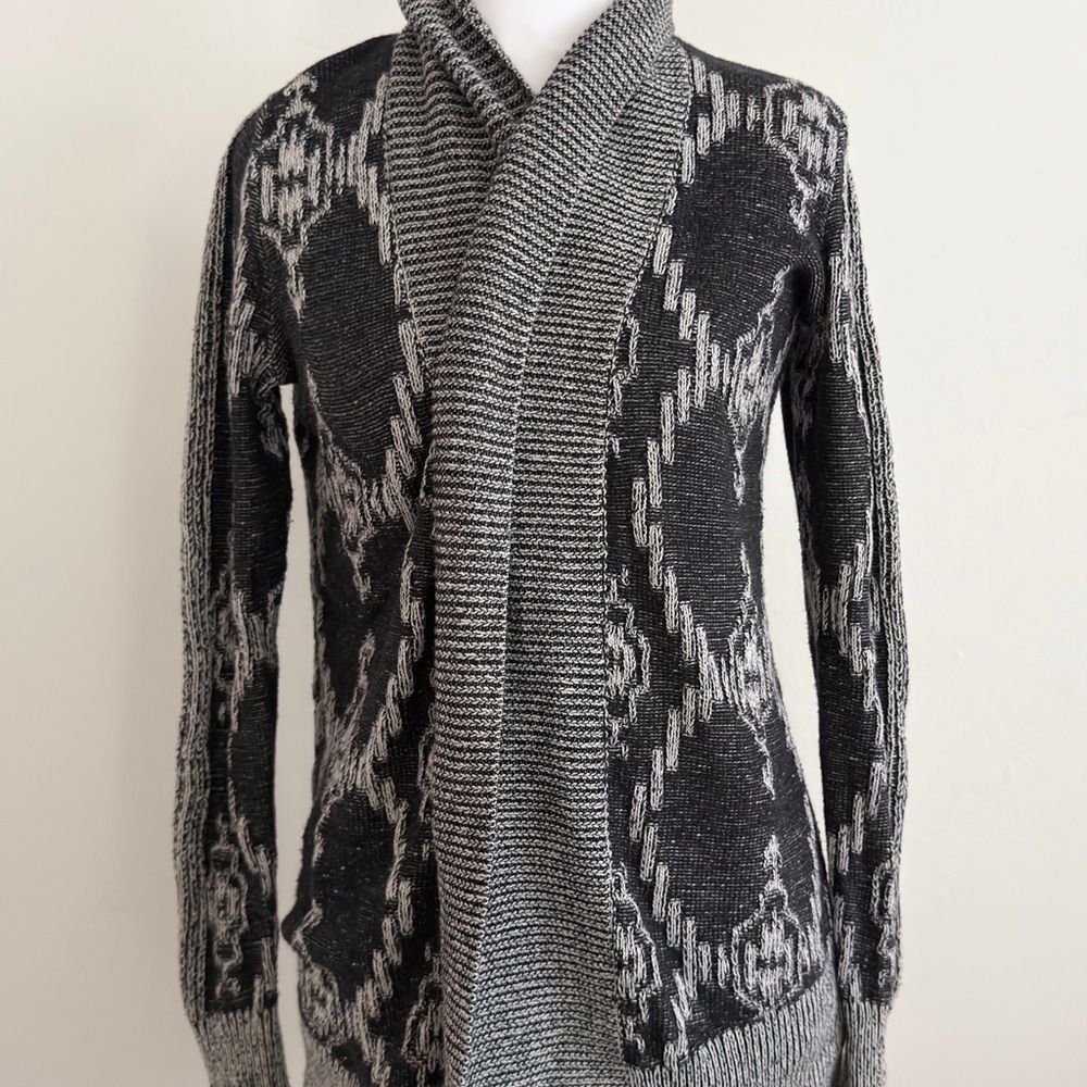 Anthropologie + Ecote Women’s Sweater iGray/ Black Ikat. Open Cardigan- Small - Picture 13 of 13